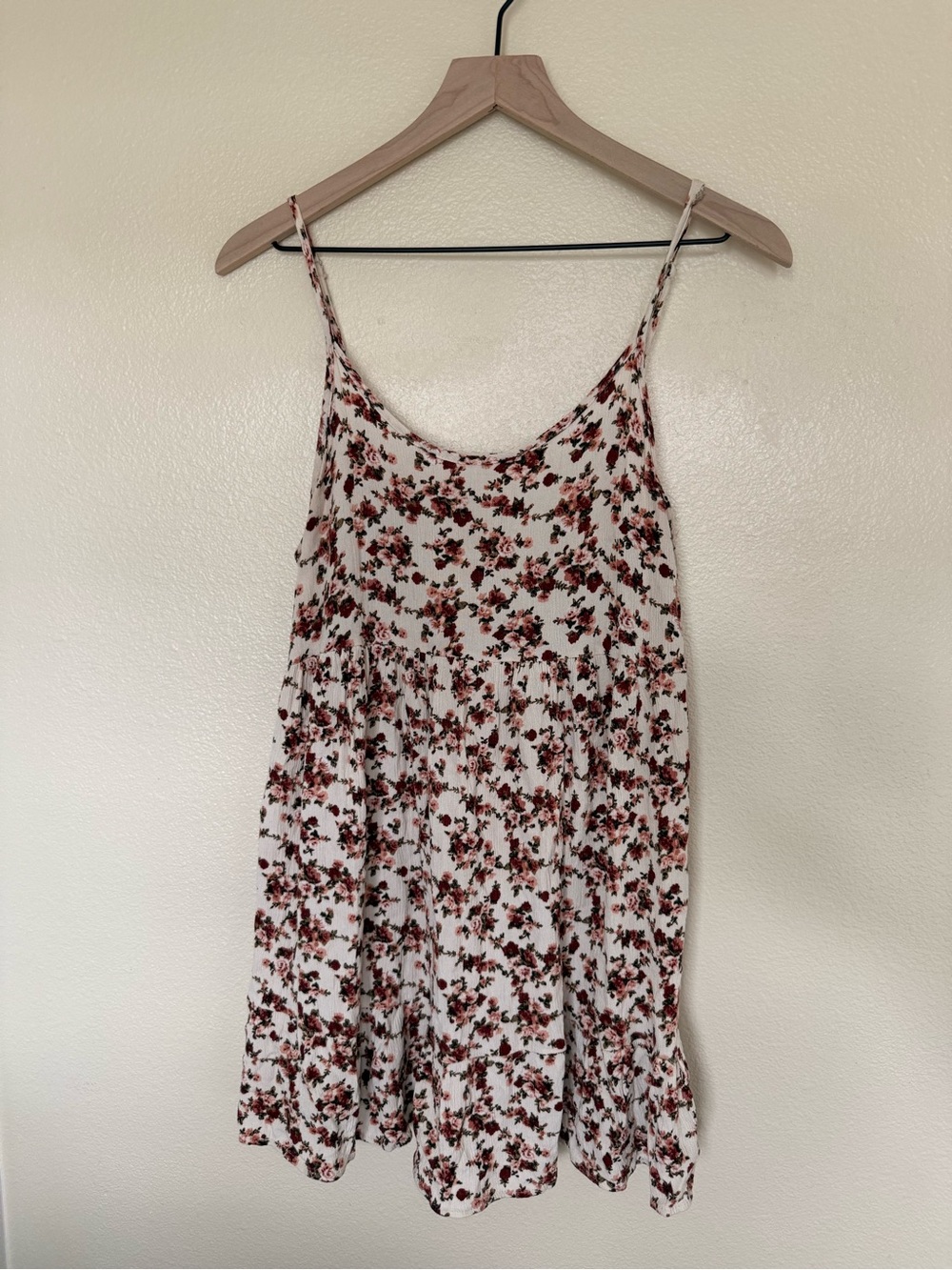 Carly Jean Los Angeles White Floral Spaghetti Strap Tank Top